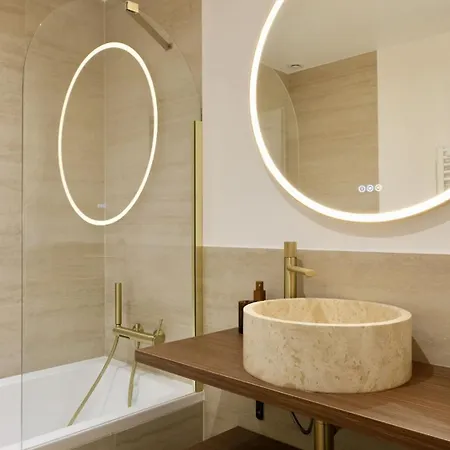 Апартаменты Somptueux Avec Grande Terrasse *